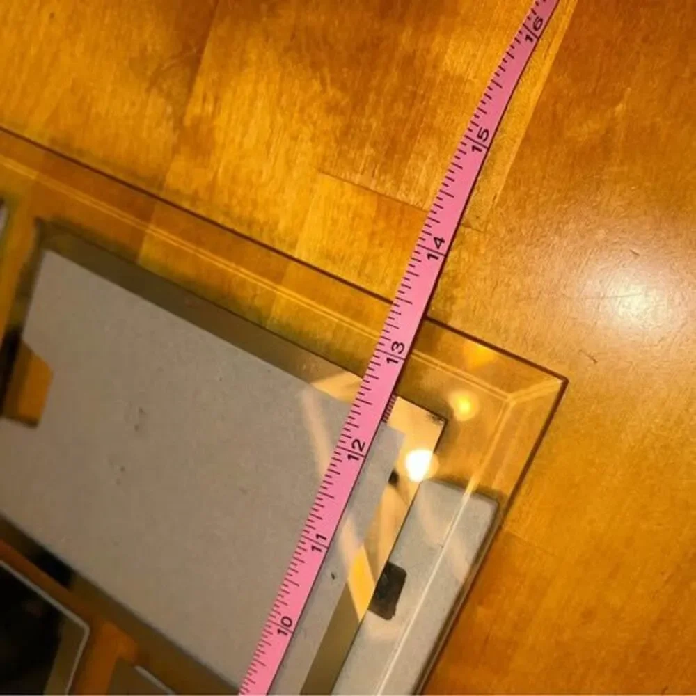 Unbranded glass picture